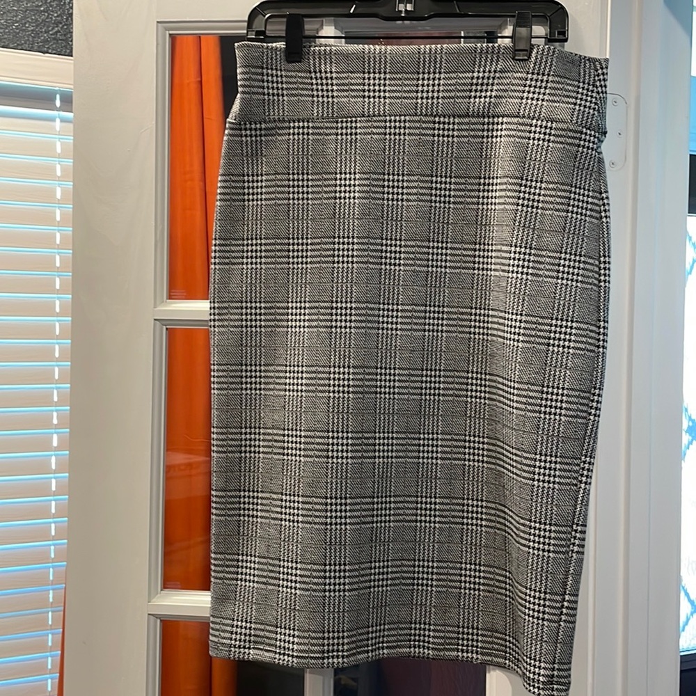 Midi stretchy skirt